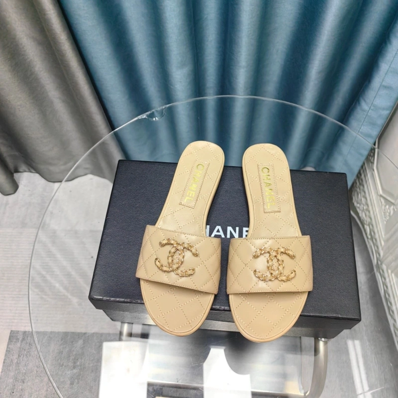 Durable Chxnxl Slippers 130482