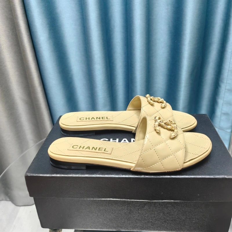 Durable Chxnxl Slippers 130482