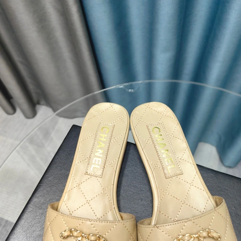 Durable Chxnxl Slippers 130482