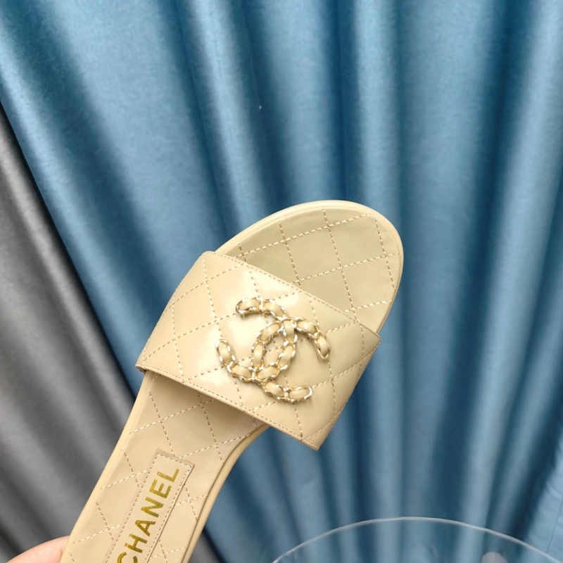 Durable Chxnxl Slippers 130482