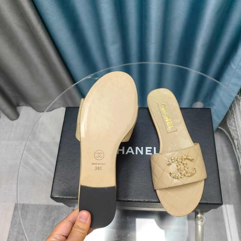 Durable Chxnxl Slippers 130482