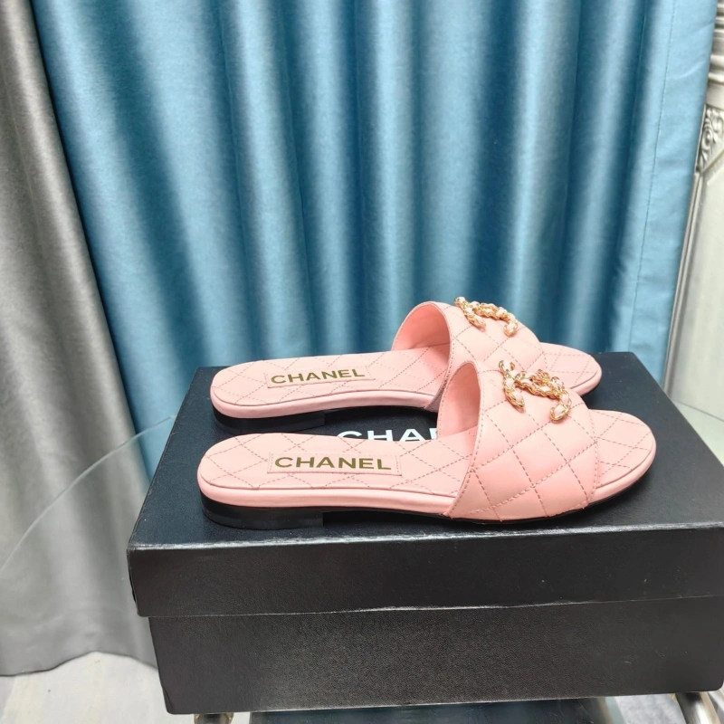 Stylish Chxnxl Slippers 130479