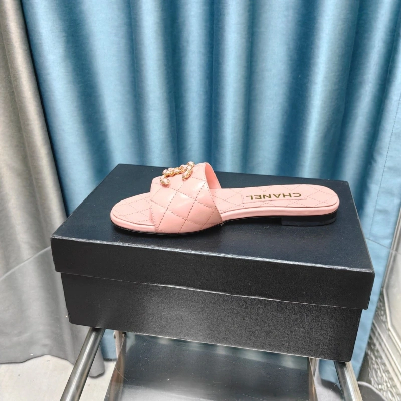 Stylish Chxnxl Slippers 130479