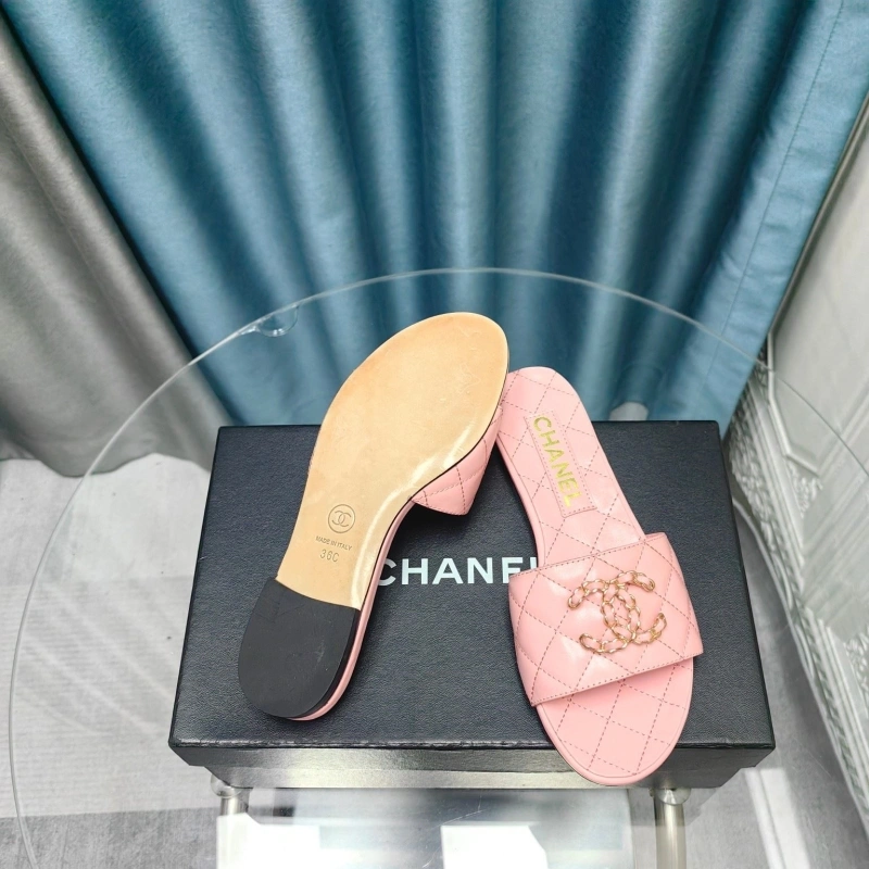 Stylish Chxnxl Slippers 130479