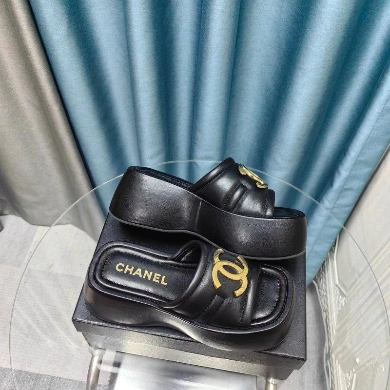 EyeCatching Chxnxl Slippers 130477