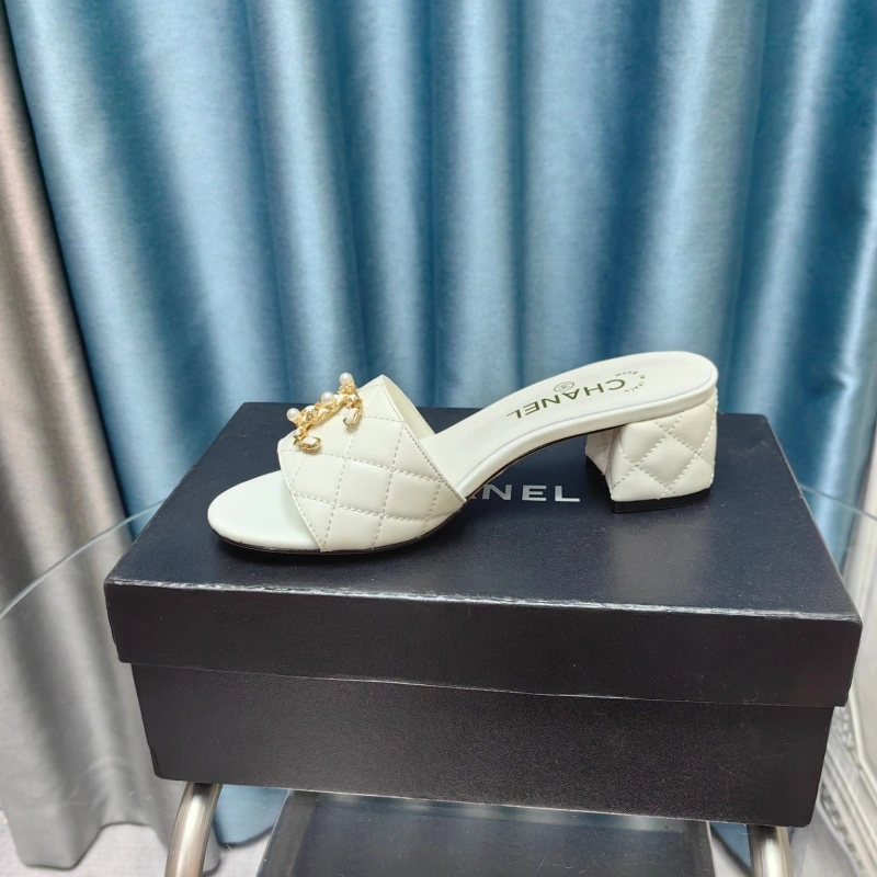 Timeless Chxnxl Slippers 130457