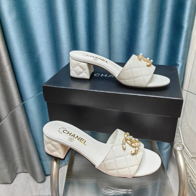 Timeless Chxnxl Slippers 130457