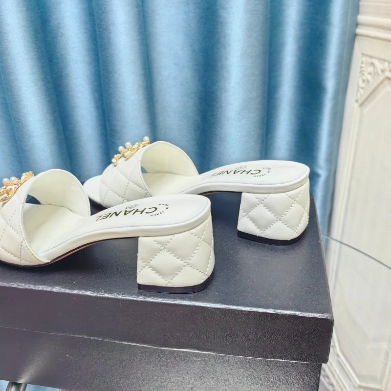 Timeless Chxnxl Slippers 130457