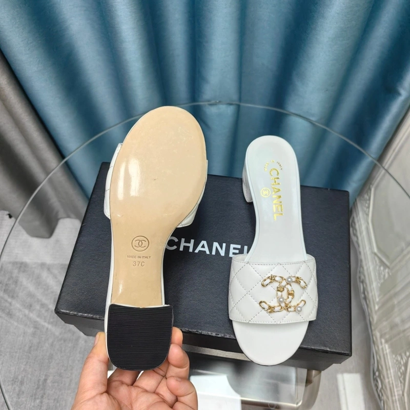 Timeless Chxnxl Slippers 130457