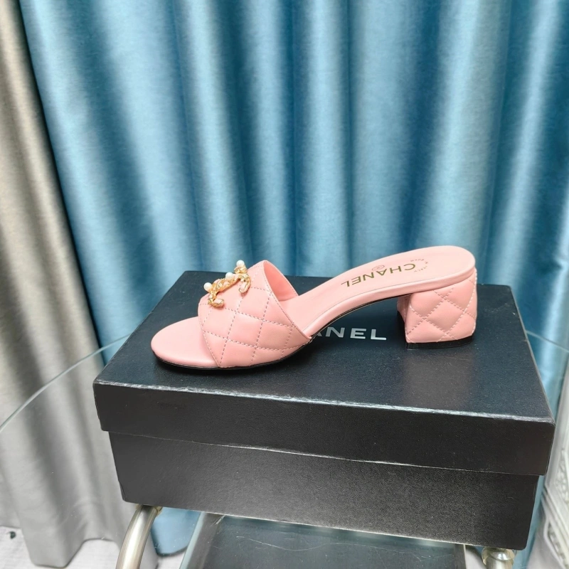 Durable Chxnxl Slippers 130462