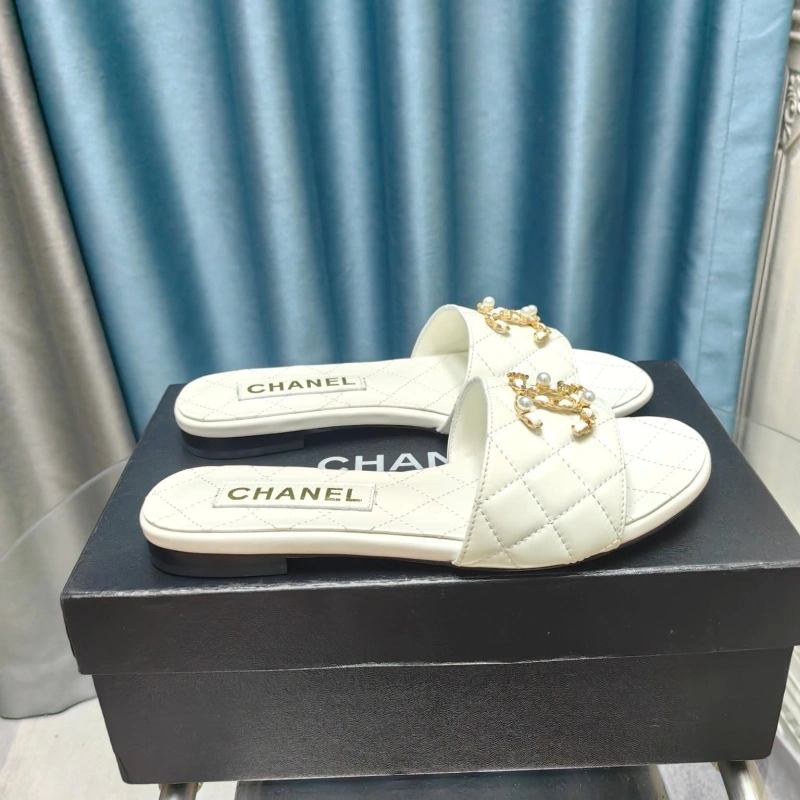 Flexible Chxnxl Slippers 130466