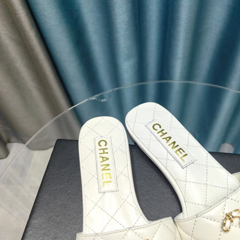 Flexible Chxnxl Slippers 130466
