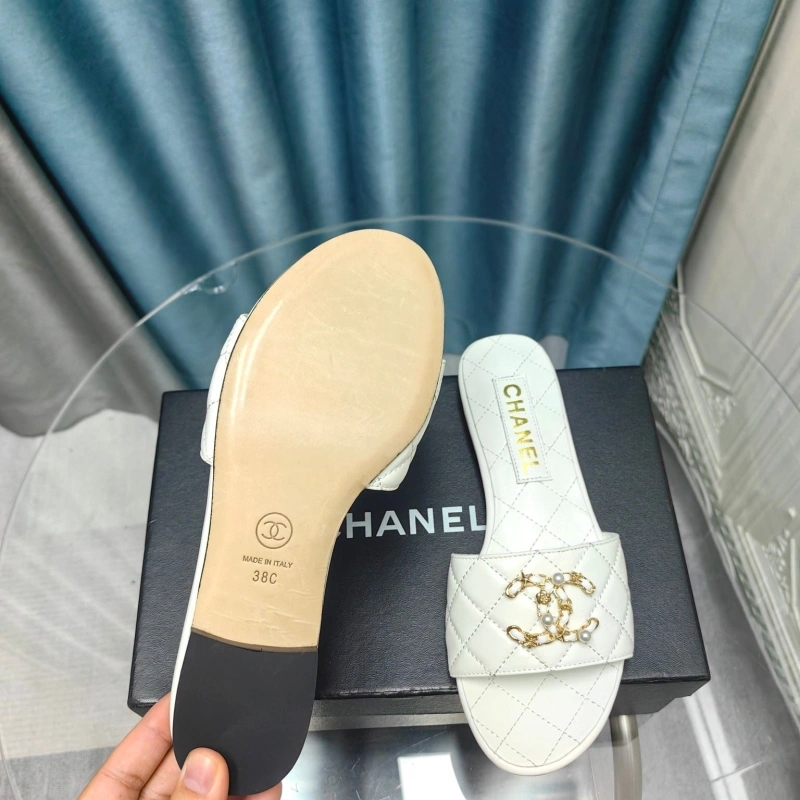 Flexible Chxnxl Slippers 130466