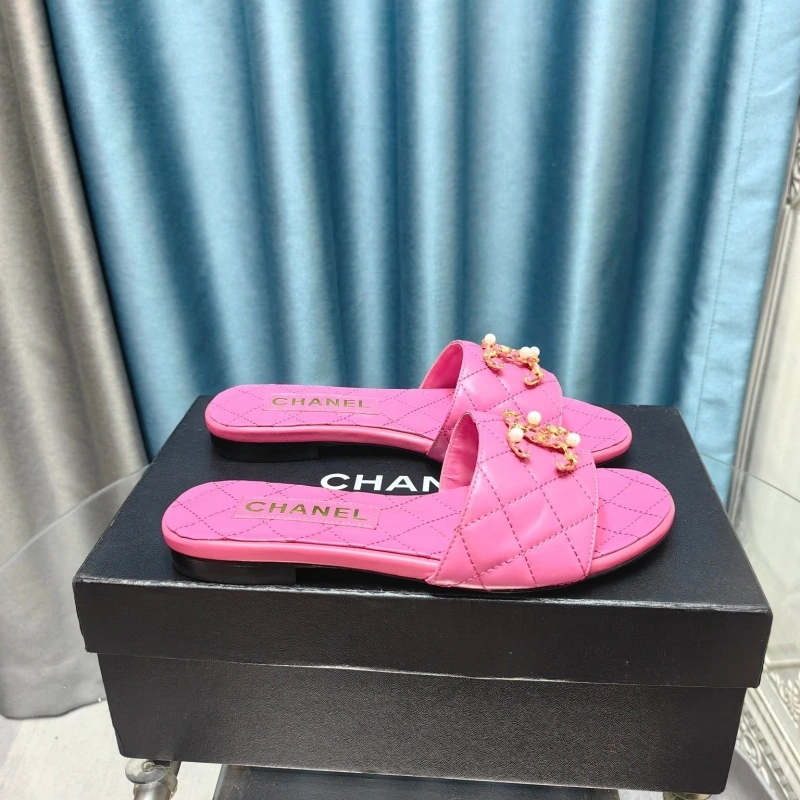 Bright Chxnxl Slippers 130460