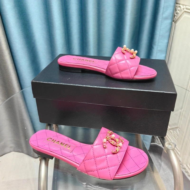 Bright Chxnxl Slippers 130460