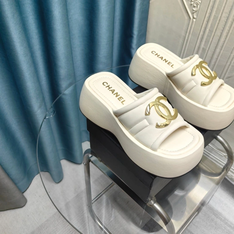 Lightweight Chxnxl Slippers 130456