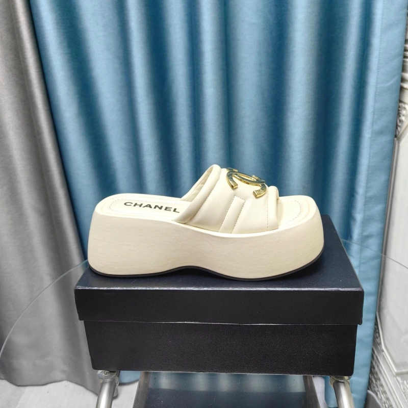 Lightweight Chxnxl Slippers 130456