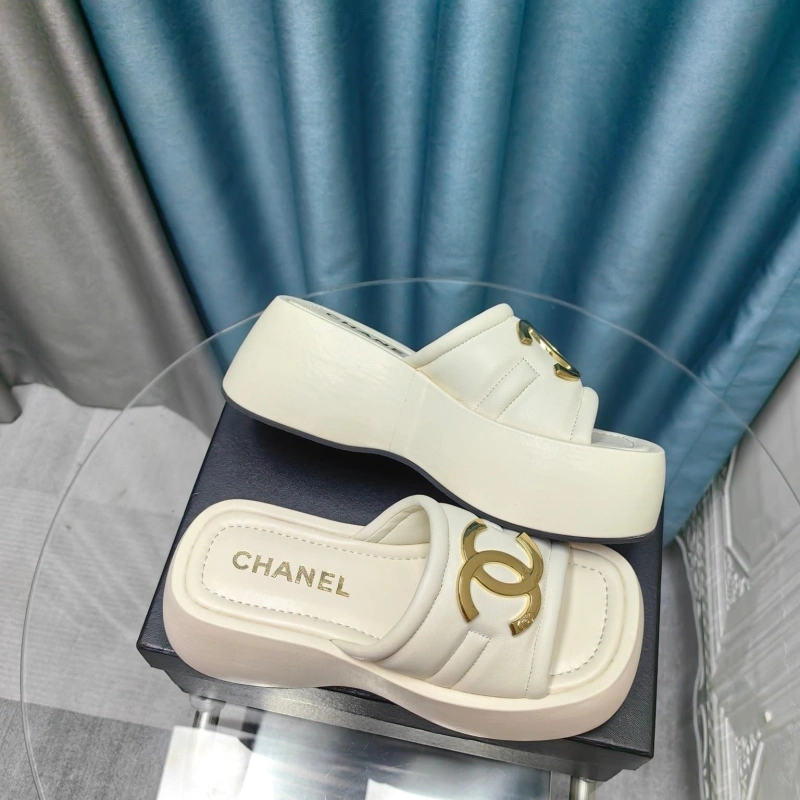 Lightweight Chxnxl Slippers 130456