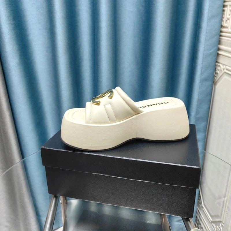Lightweight Chxnxl Slippers 130456