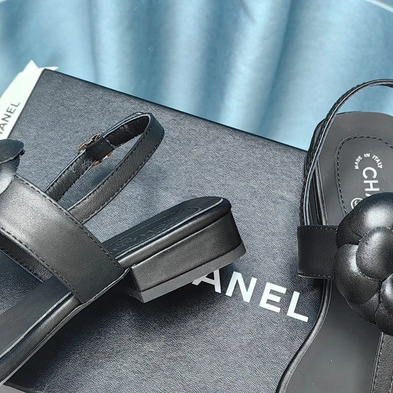 Compact Chxnxl Sandals 130992