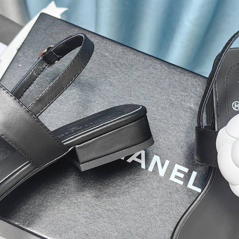NewStyle Chxnxl Sandals 130982