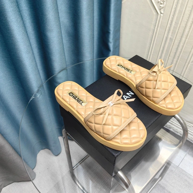 Vibrant Chxnxl Slippers 130452