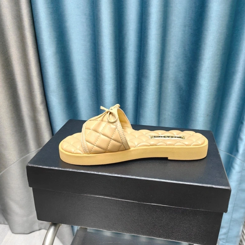 Vibrant Chxnxl Slippers 130452