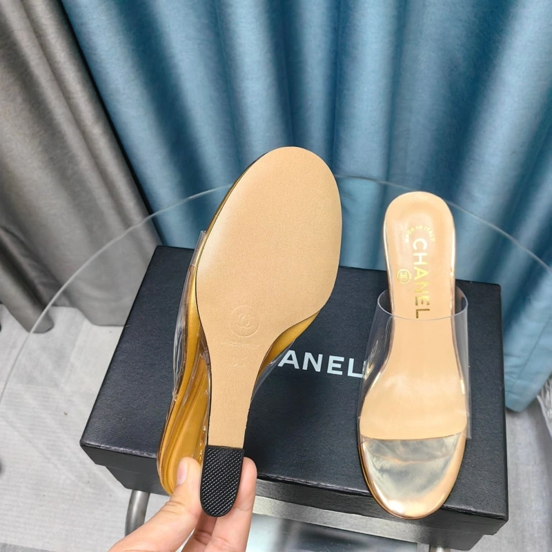 Vibrant Chxnxl Slippers 130450