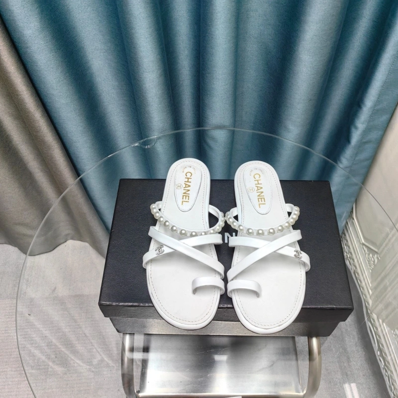 Durable Chxnxl Slippers 130445