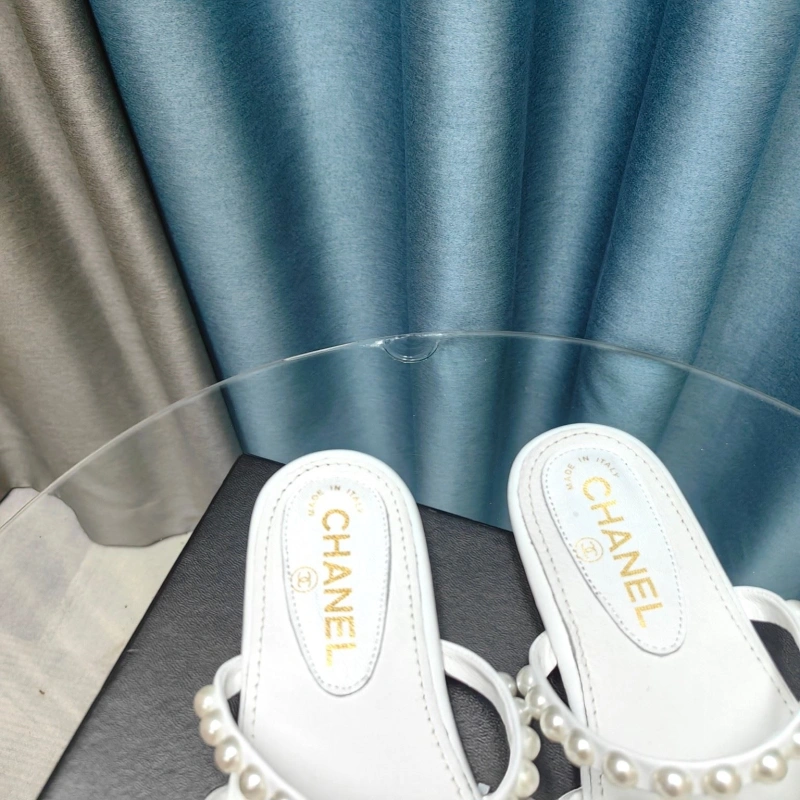Durable Chxnxl Slippers 130445