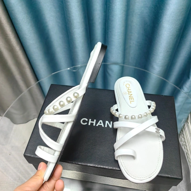 Durable Chxnxl Slippers 130445