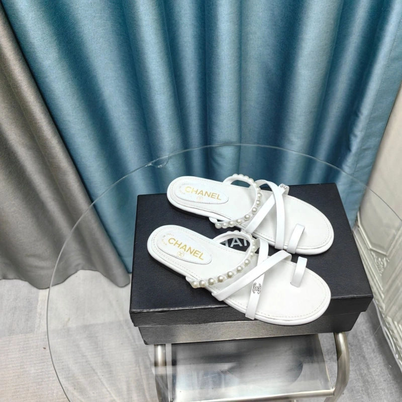 Durable Chxnxl Slippers 130445