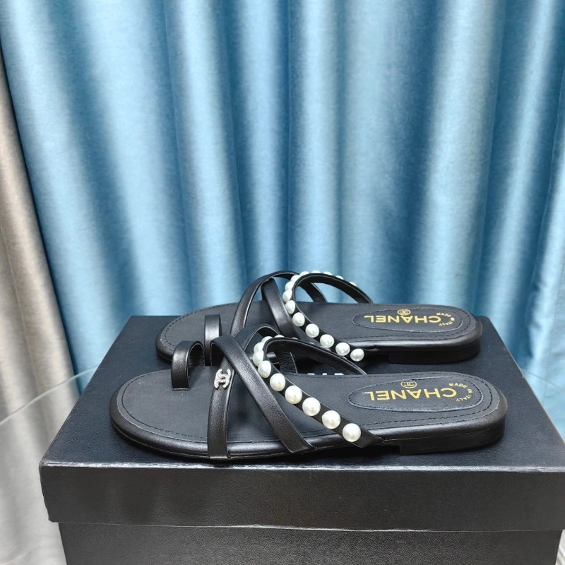 Breathable Chxnxl Slippers 130444