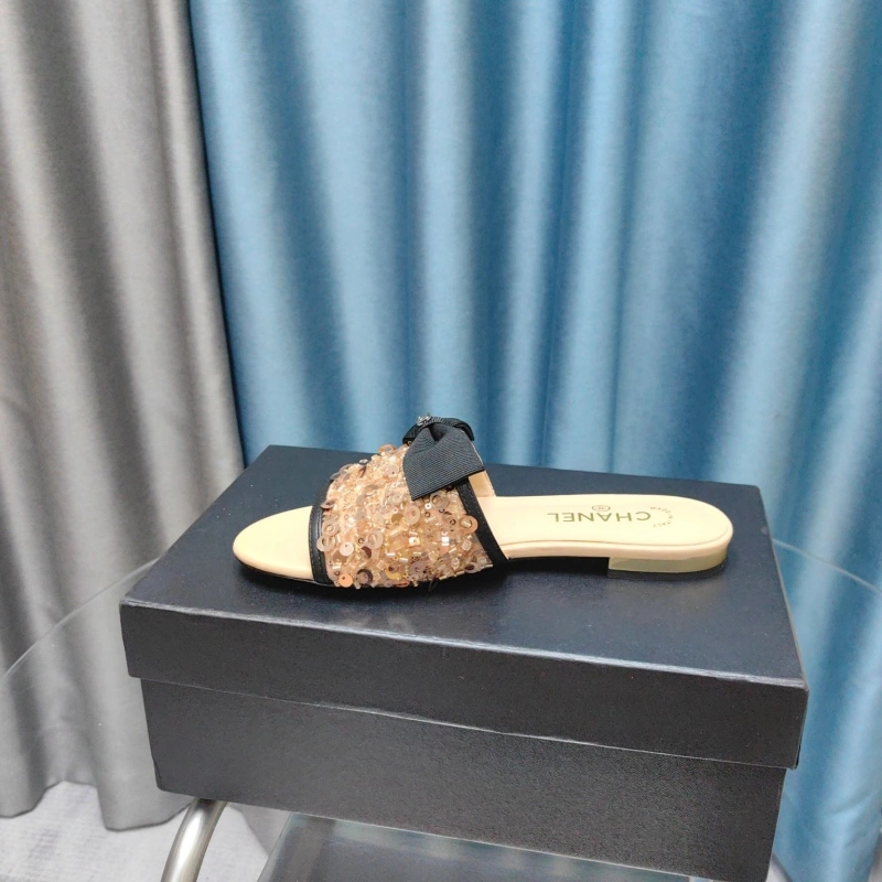 Trendy Chxnxl Slippers 130442