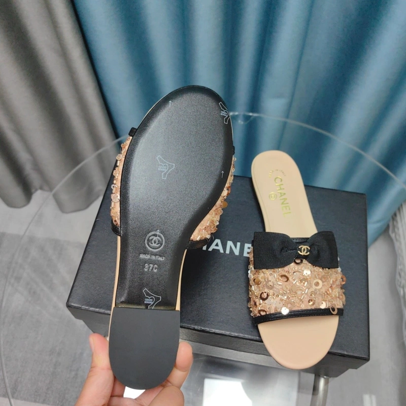 Trendy Chxnxl Slippers 130442