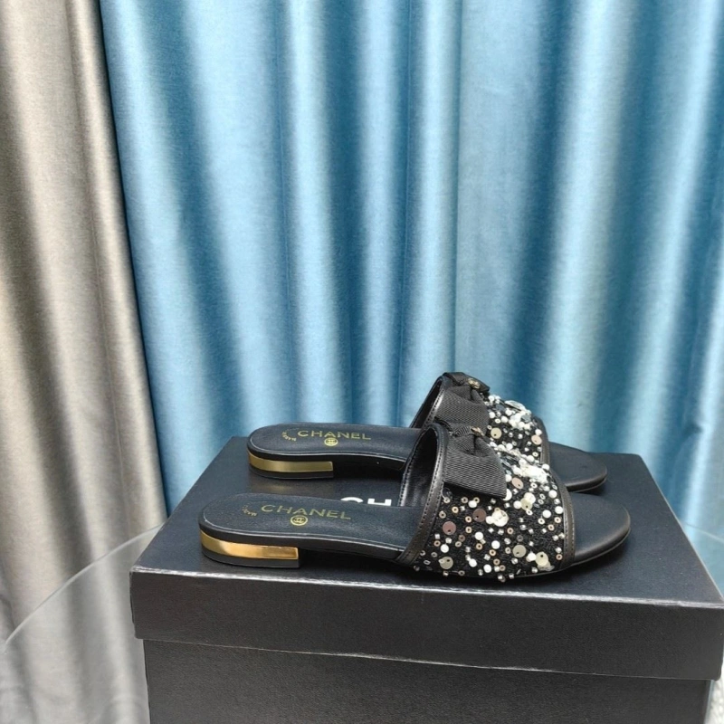 Timeless Chxnxl Slippers 130437