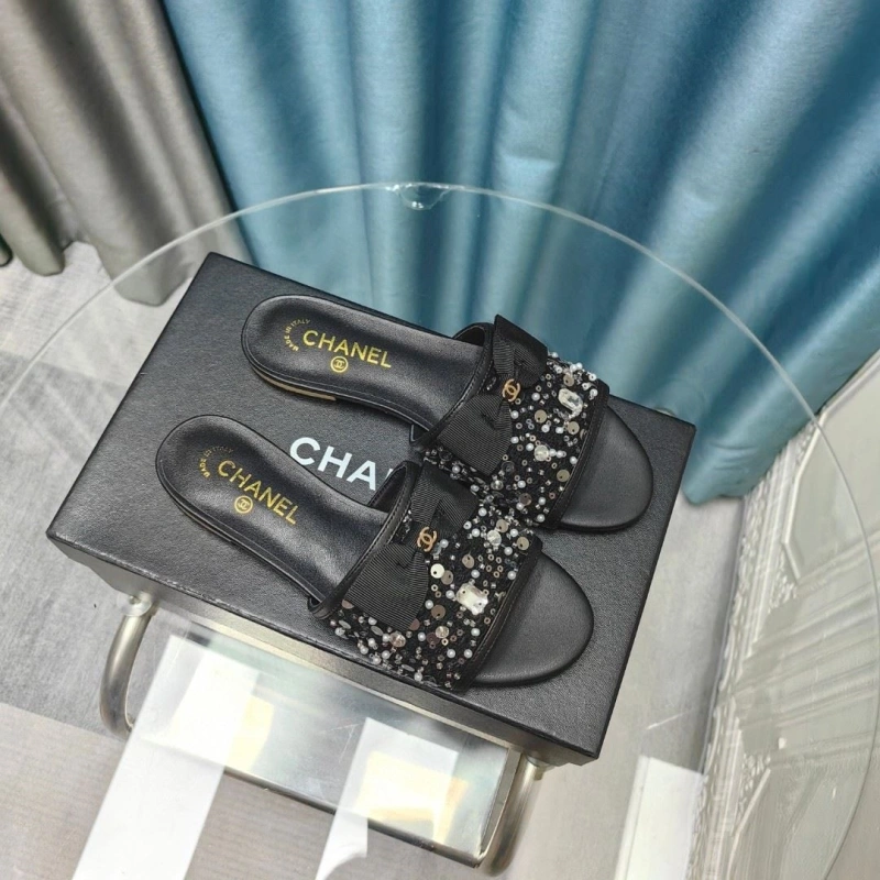Timeless Chxnxl Slippers 130437