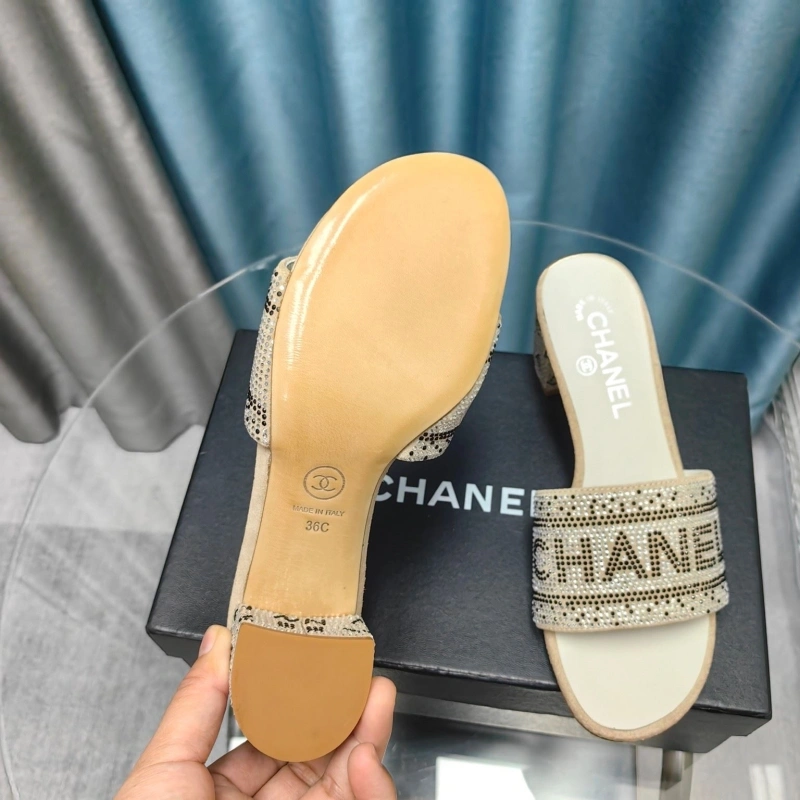 Cozy Chxnxl Slippers 130439