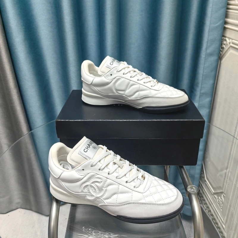 Versatile Chxnxl Sneakers 132087