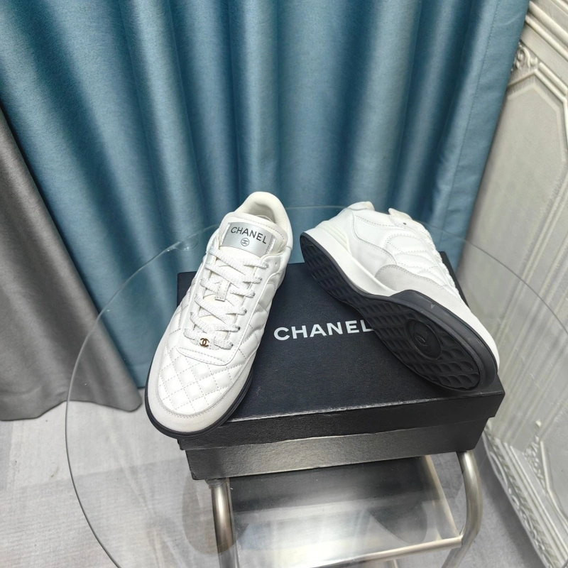 Versatile Chxnxl Sneakers 132087