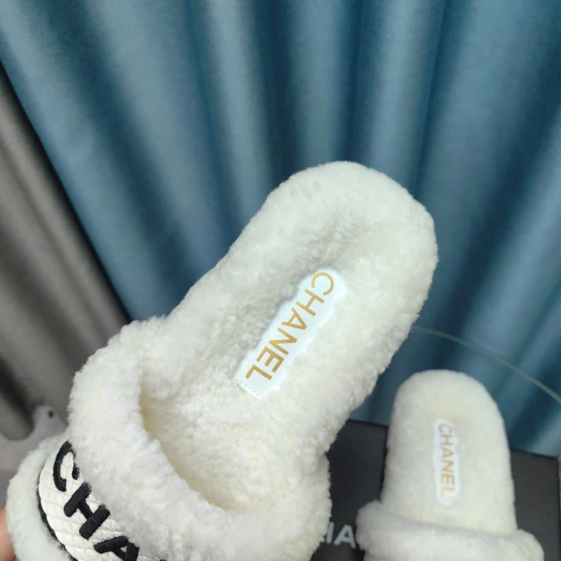 Refined Chxnxl Slippers 130418