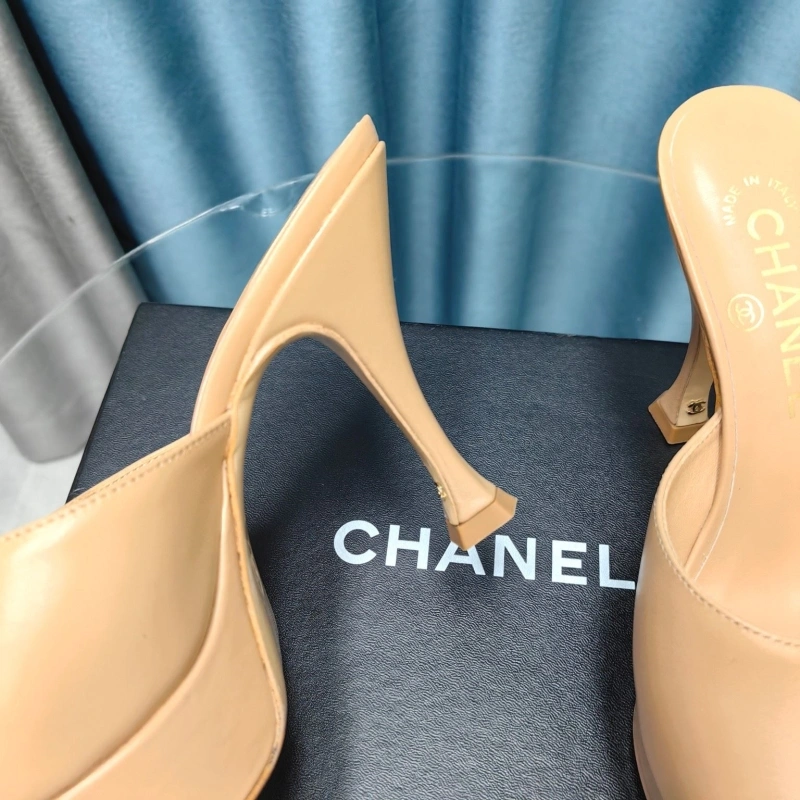 WellDesigned Chxnxl High Heels 131521