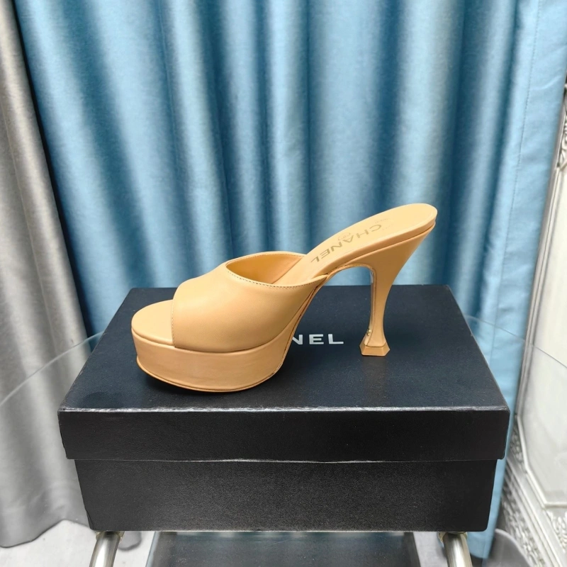 WellDesigned Chxnxl High Heels 131521