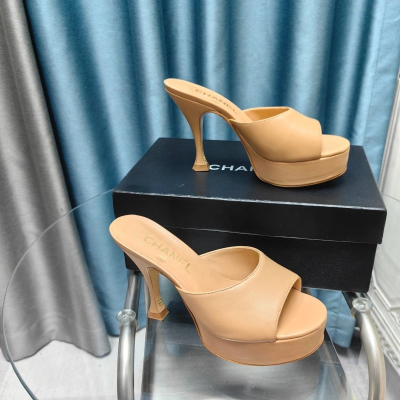WellDesigned Chxnxl High Heels 131521
