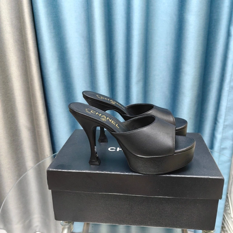 Trendsetting Chxnxl High Heels 131516