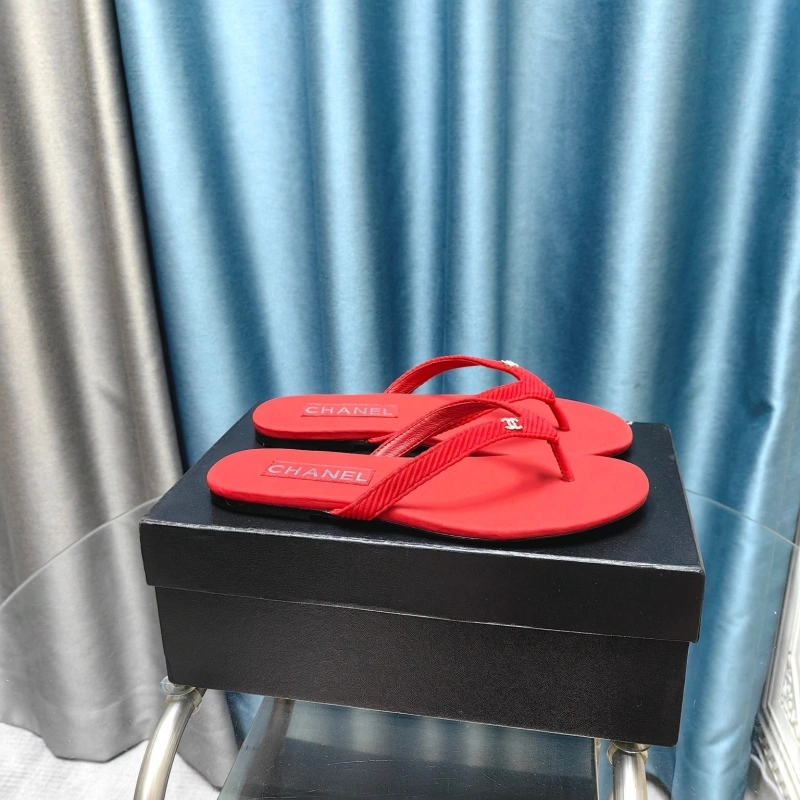 Durable Chxnxl Slippers 130405