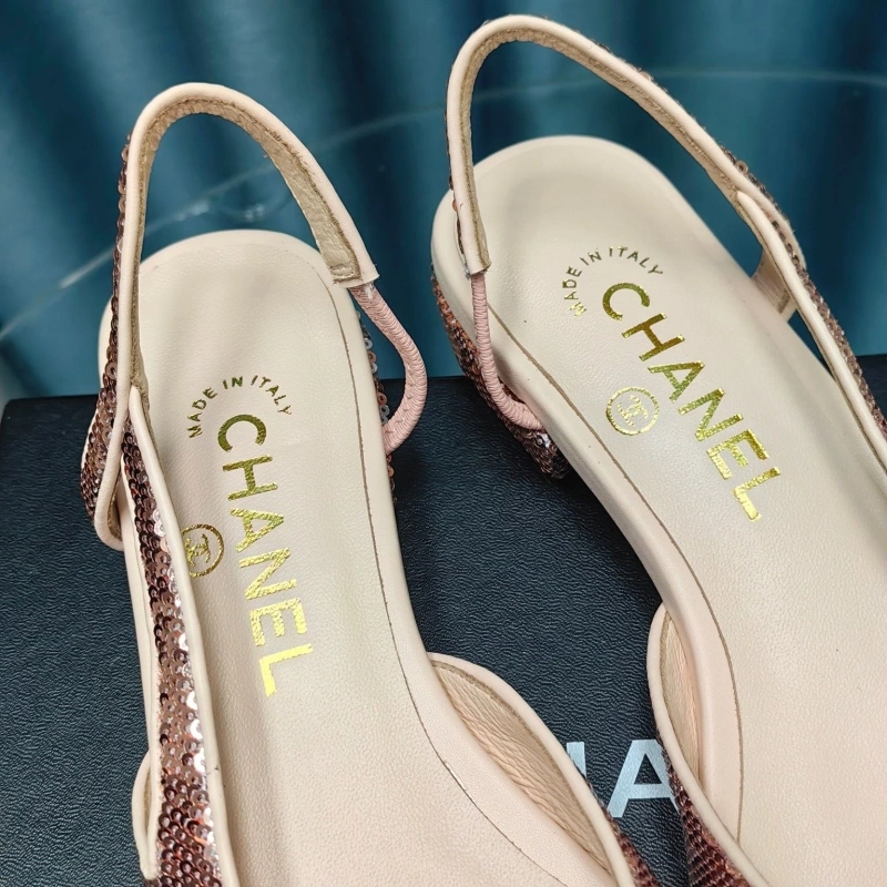 WellDesigned Chxnxl High Heels 131527