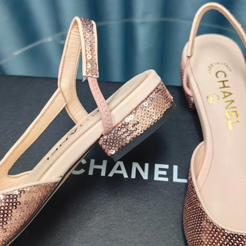 WellDesigned Chxnxl High Heels 131527