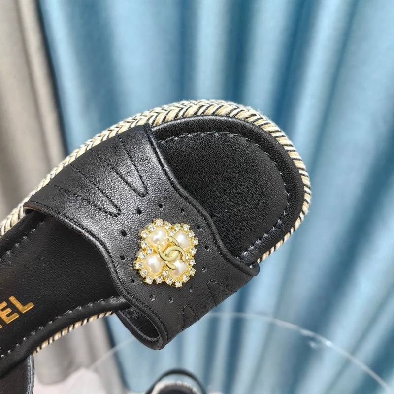 UrbanStyle Chxnxl Slippers 130401