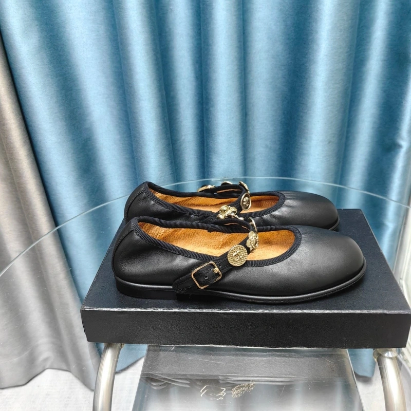 Vibrant Chxnxl Flat Shoes 131738